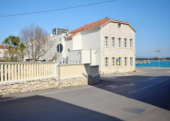 Milka Centar * Βόντιτσε